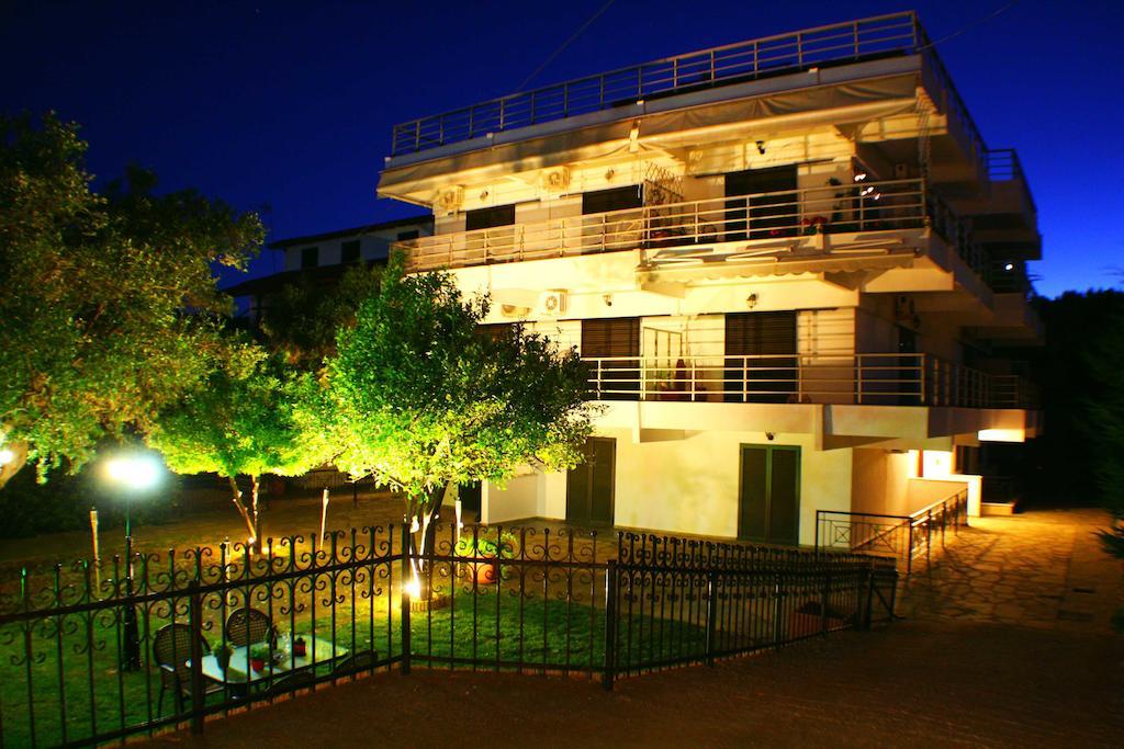 Salonikiou Beach Apartments Akti Salonikiou Luaran gambar