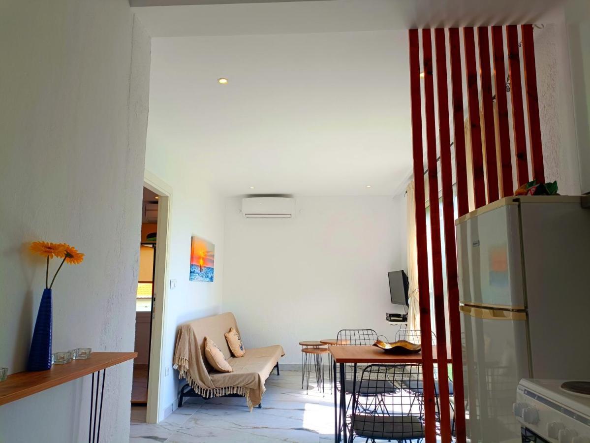 Salonikiou Beach Apartments Akti Salonikiou Luaran gambar
