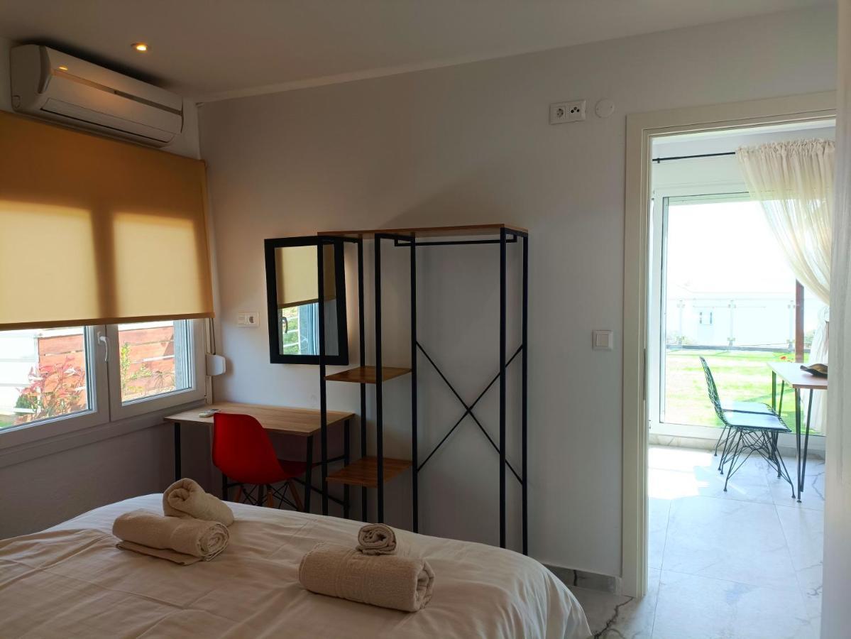 Salonikiou Beach Apartments Akti Salonikiou Luaran gambar